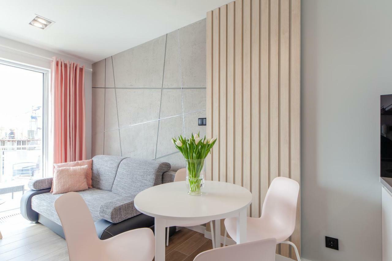Apartment Pink Flamingo By Noclegi Renters Miedzyzdroje Exterior photo